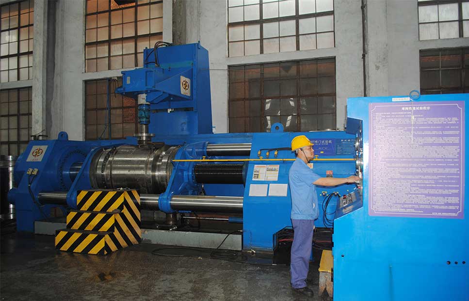 卧试大型试压机1